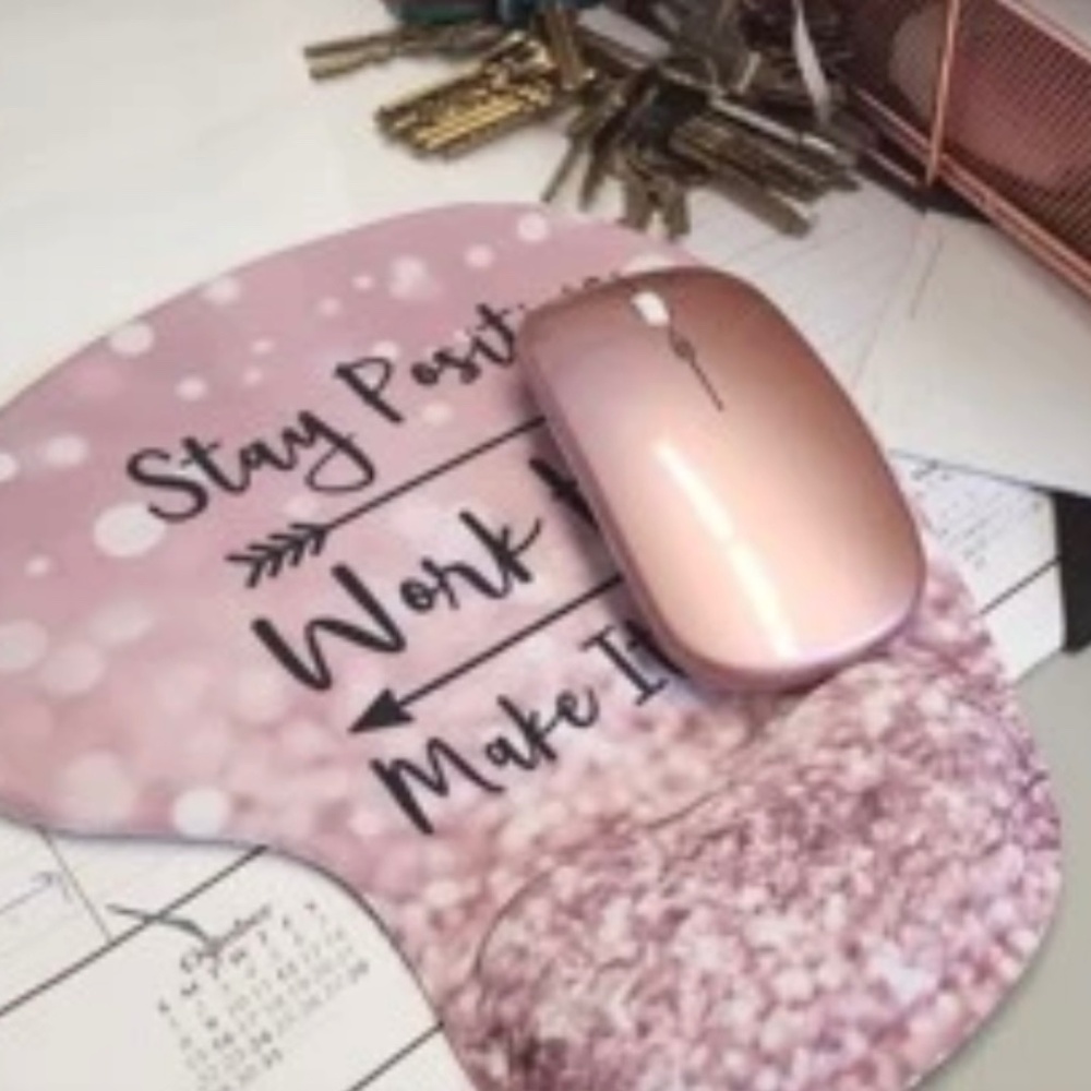 Anti-Slip Wrist Rest Mouse Pad - Picture 1 of 3